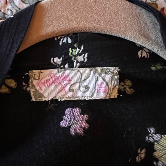 Free People Floral Kimono with Vibrant Colors
Rayon Like new - Picture 3 of 4